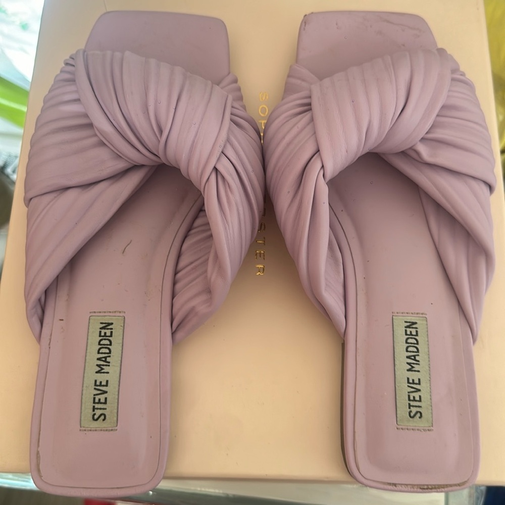 Steve Madden Size 8.5 women's slides Lilac
